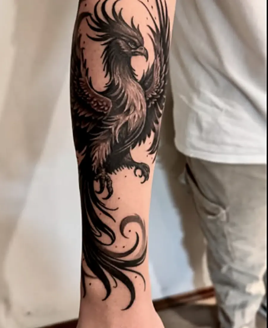 Phoenix Tattoo im Blackwork Stil