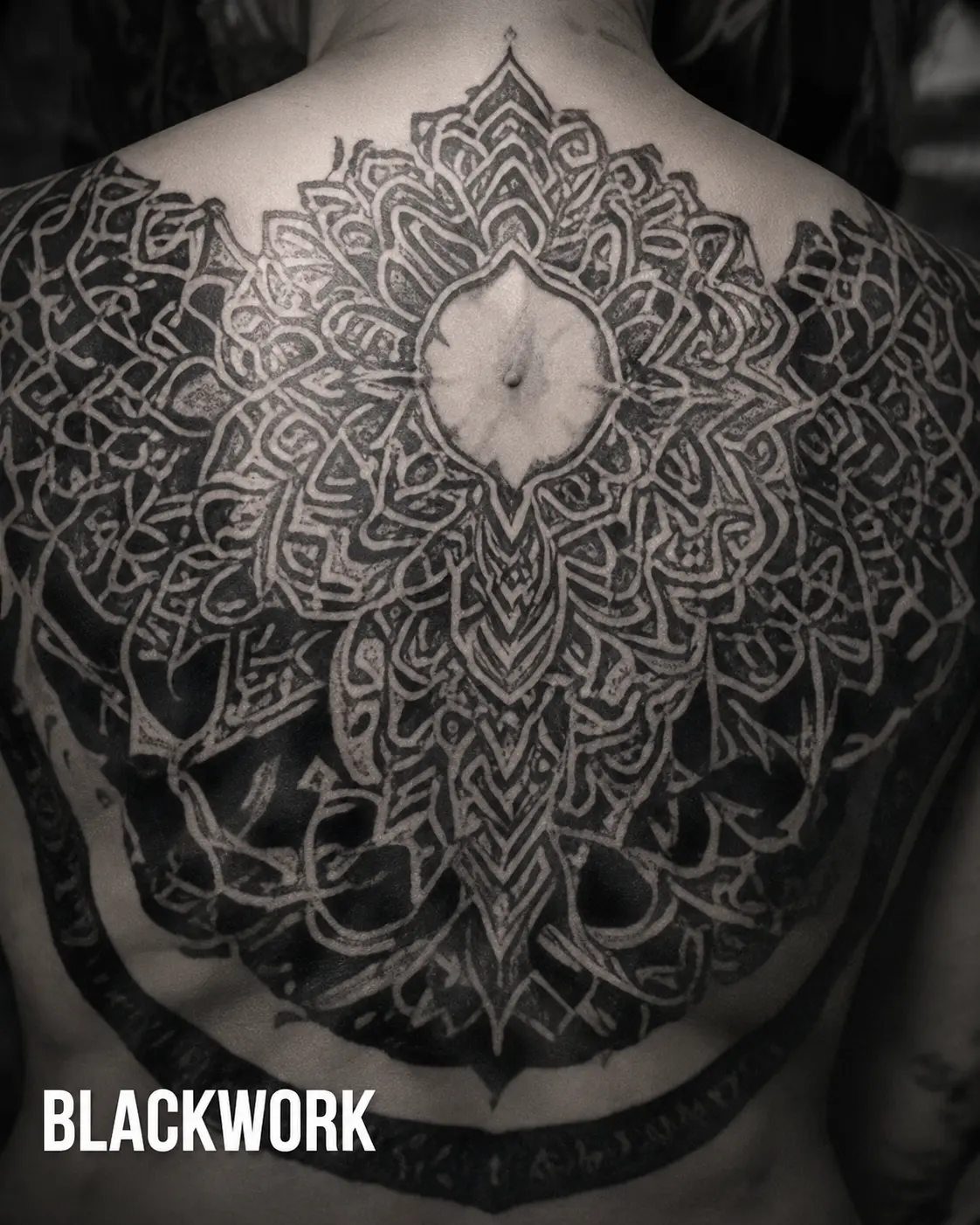 Ornamentales Blackwork-Tattoo